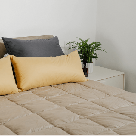 Mild winter quilt Arcobaleno 90% European goose down| Piumarte