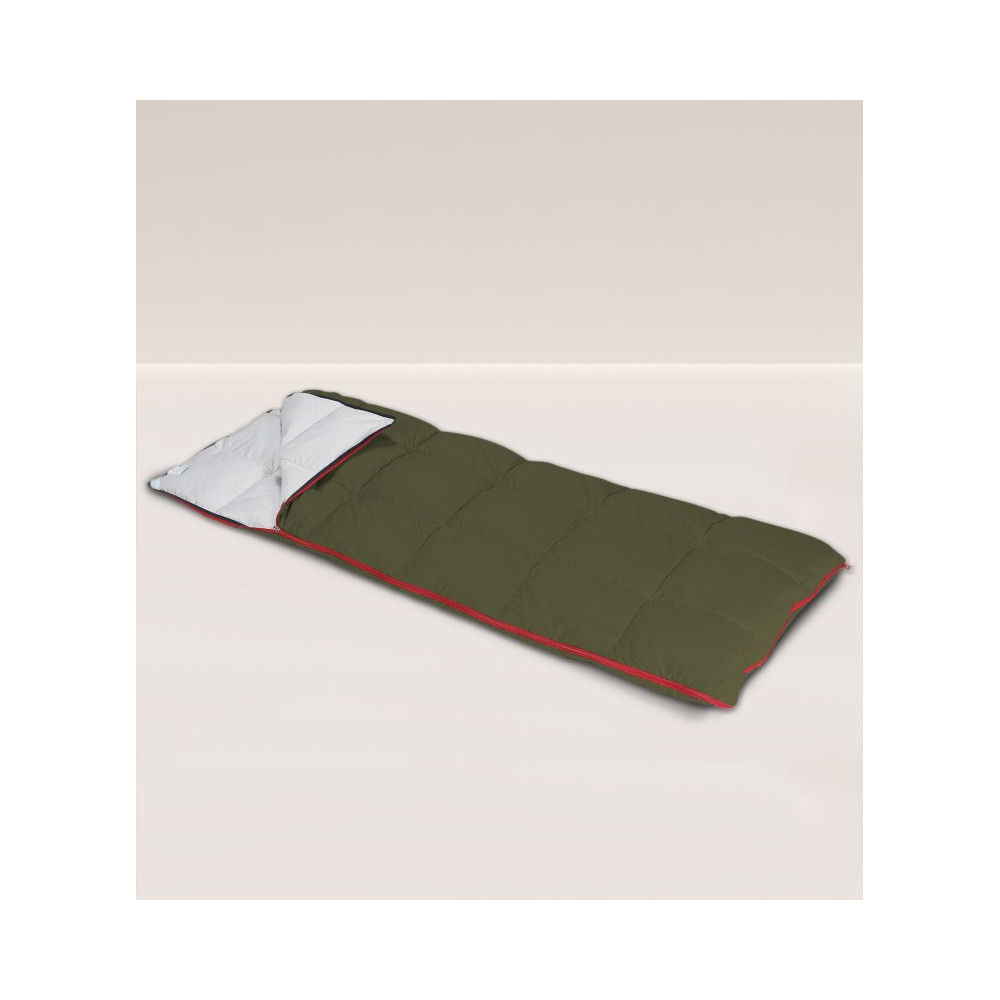 Sacco a pelo in piumino d’oca con rivestimento in nylon. Sacco a pelo in piumino d’oca con rivestimento in nylon